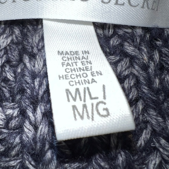 Victoria’s Secret Batwing Wool Blend Poncho - Picture 8 of 11